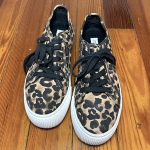 Platform Sneakers - leopard canvas